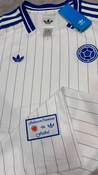 CAMISETA BEISBOLERA BLANCA EDICION ESPECIAL